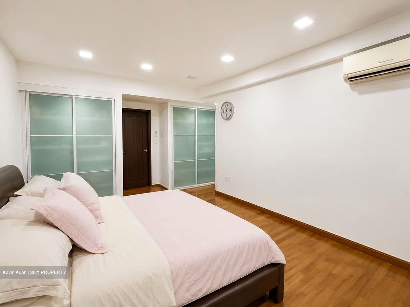 Bartley Rise (D19), Terrace #558945941